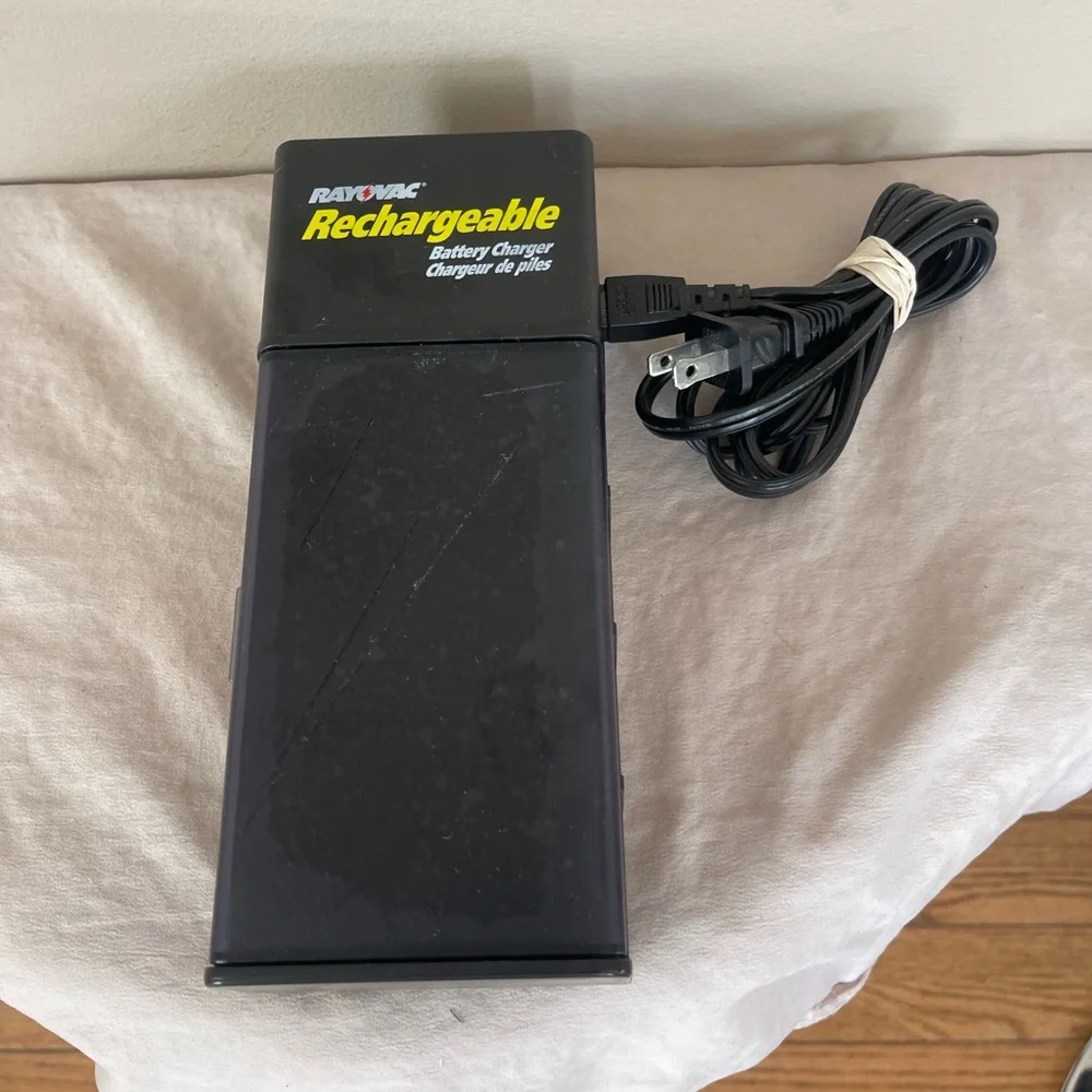 Rayovac Rechargeable Battery Charger PS3 Multi Size Batteries AA AAA C D 9V